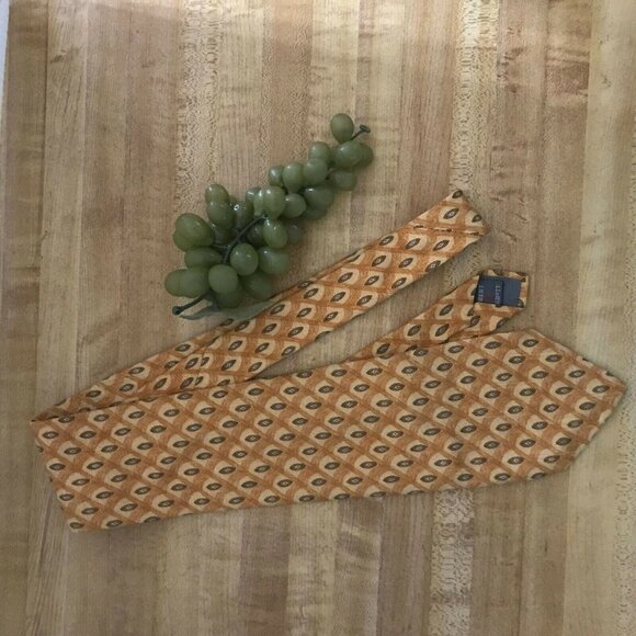 #1181 VTG Robert Talbot  gold and brown silk necktie - Picture 2 of 7